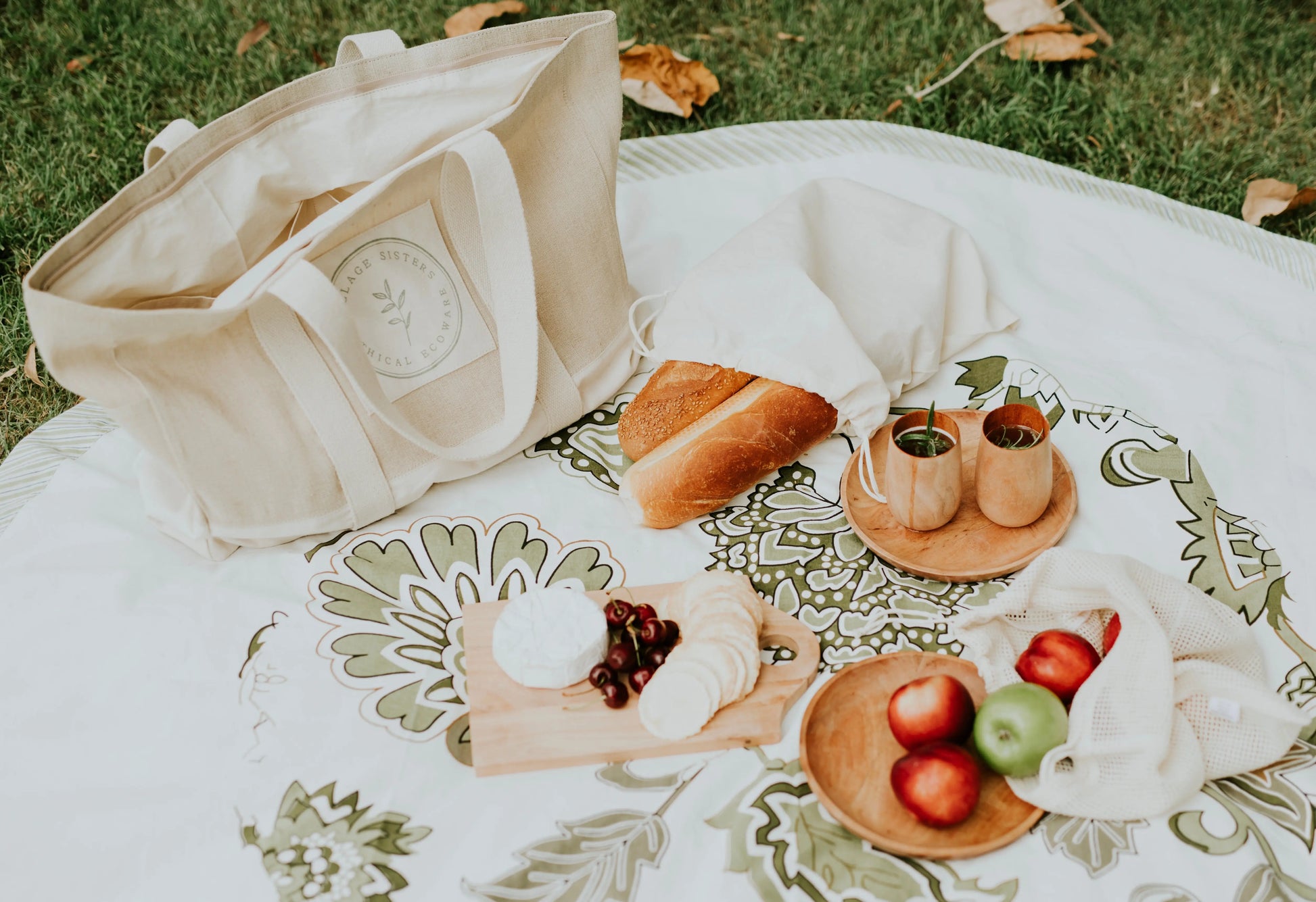 Village Sisters Picnic Set and Bag - Sown